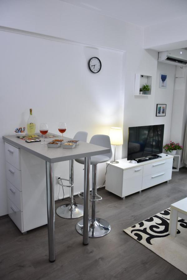 Blue Corner Apartment